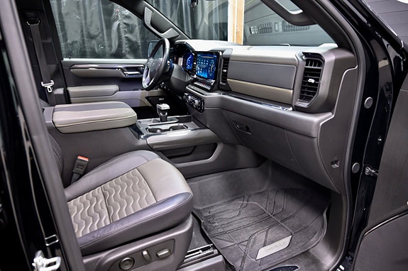 Chevrolet Silverado 1500 13 of 30