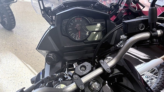 Suzuki DL650X V-Strom 3 of 4