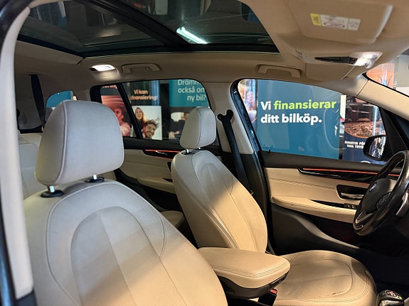 BMW 220d 14 of 15