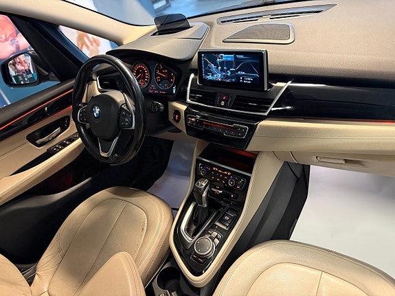 BMW 220d 9 of 15