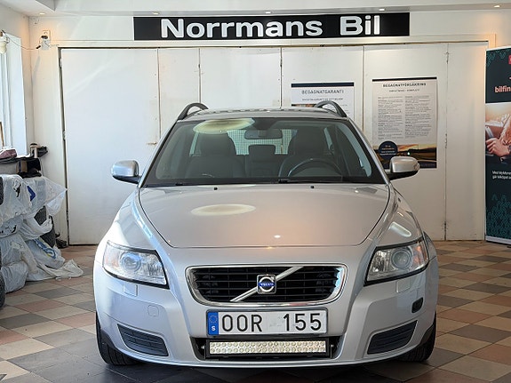 Volvo V50 2 of 24