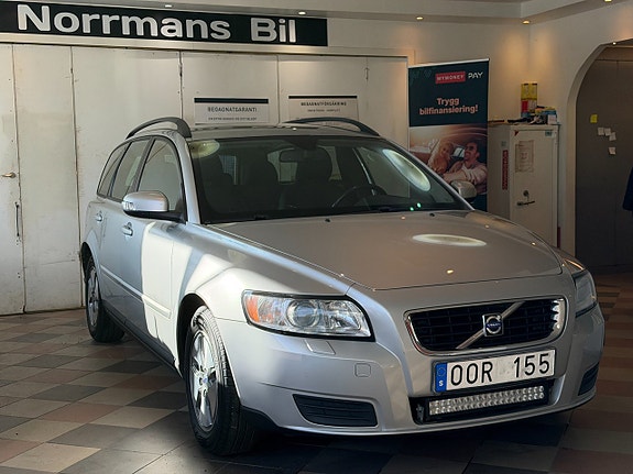 Volvo V50 3 of 24
