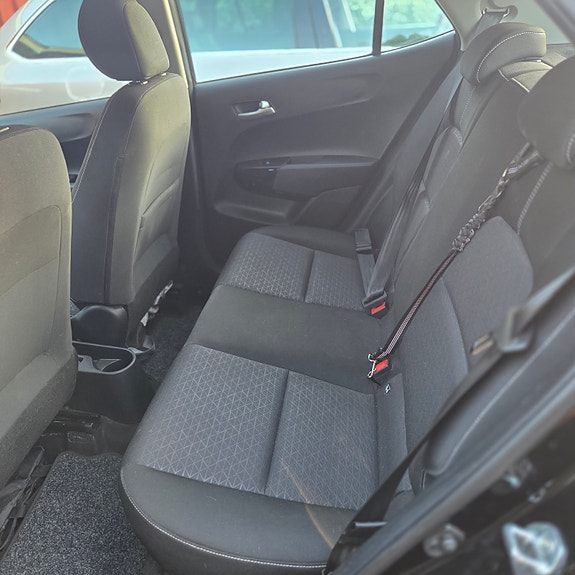 Kia Picanto 12 of 12