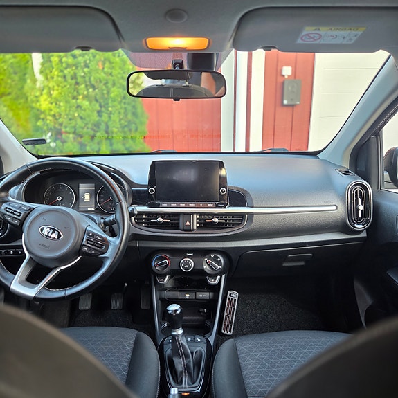 Kia Picanto 6 of 12