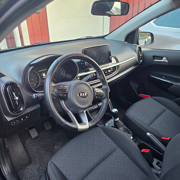 Kia Picanto 7 of 12