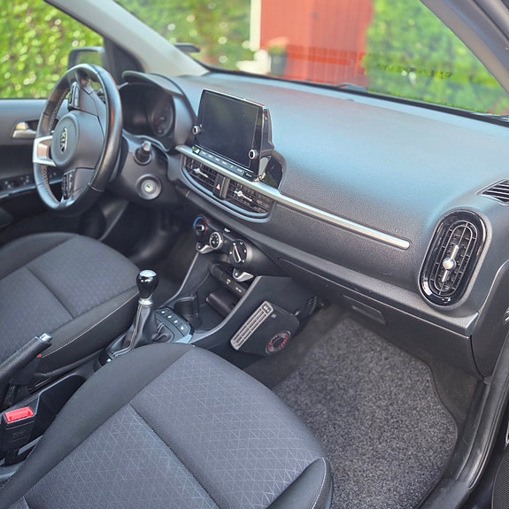 Kia Picanto 10 of 12