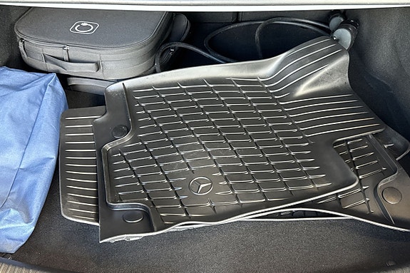 Mercedes-Benz C300 e 28 of 30
