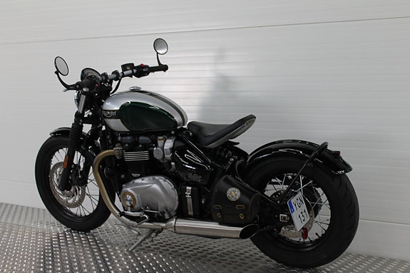 Triumph Bonneville Bobber 1200 ABS 10 of 18