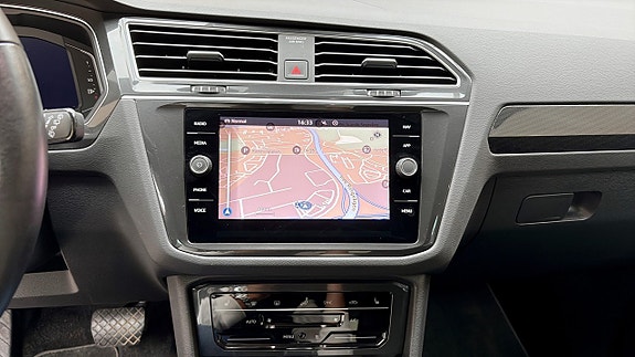 Volkswagen Tiguan 9 of 15