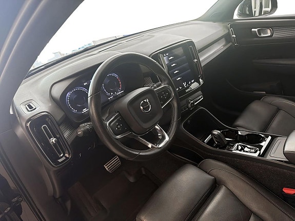 Volvo XC40 6 of 9
