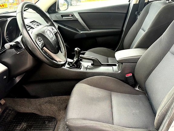 Mazda 3 11 of 12