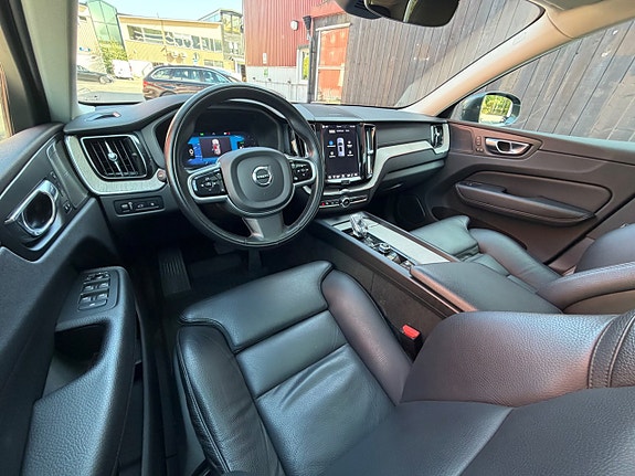 Volvo XC60 8 of 21