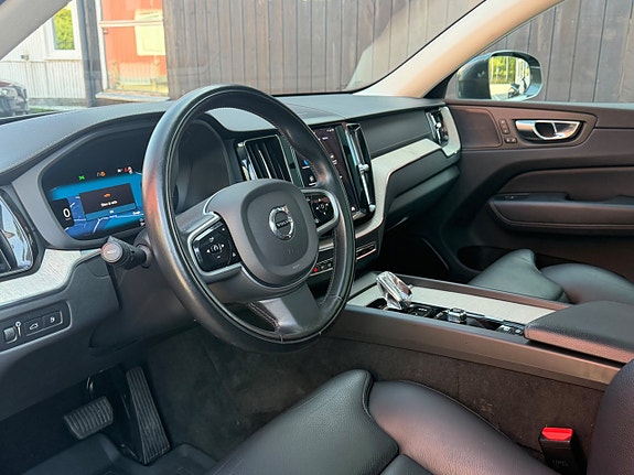 Volvo XC60 16 of 21