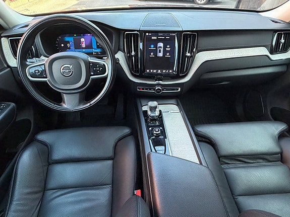 Volvo XC60 9 of 21