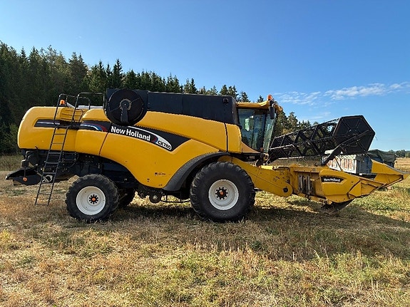 New Holland CX780 20” 2 of 9