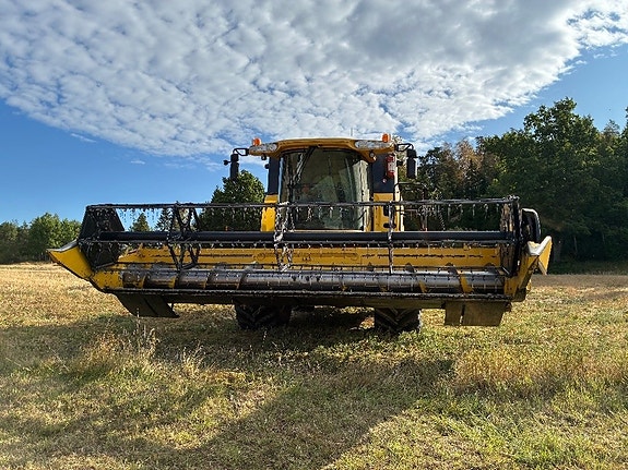 New Holland CX780 20” 3 of 9