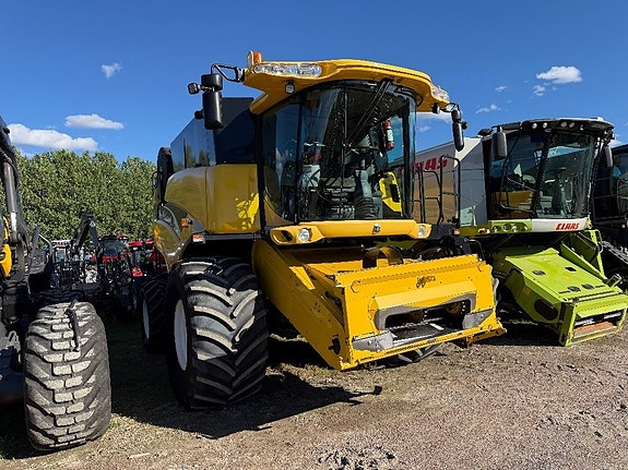 New Holland CX780 20” 5 of 9