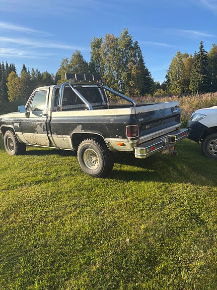Chevrolet C1500 3 of 7