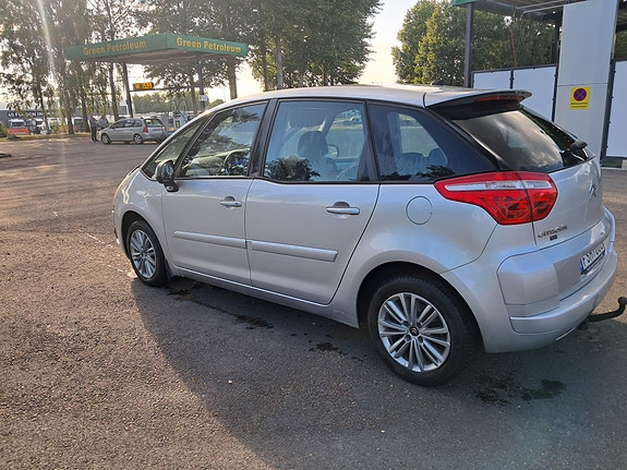 Citroen C4 Picasso 3 of 6