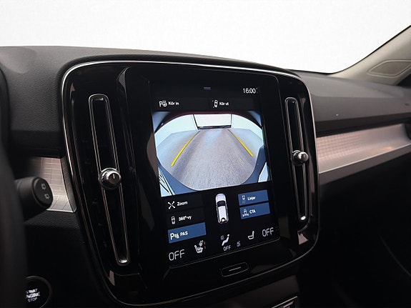 Volvo XC40 21 of 30
