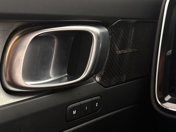 Volvo XC40 13 of 30