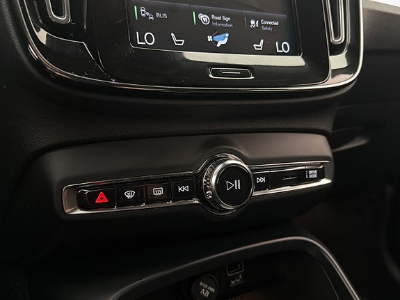 Volvo XC40 27 of 30