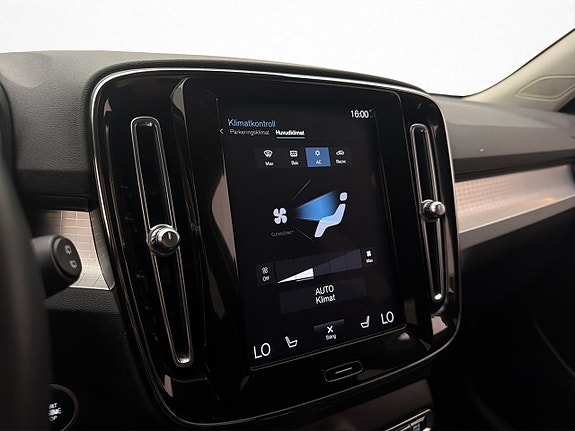 Volvo XC40 24 of 30