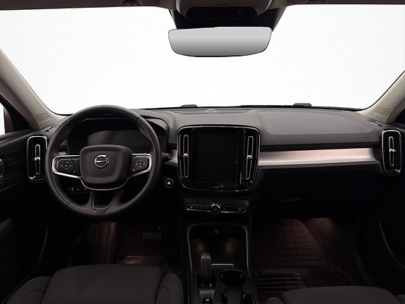 Volvo XC40 14 of 30