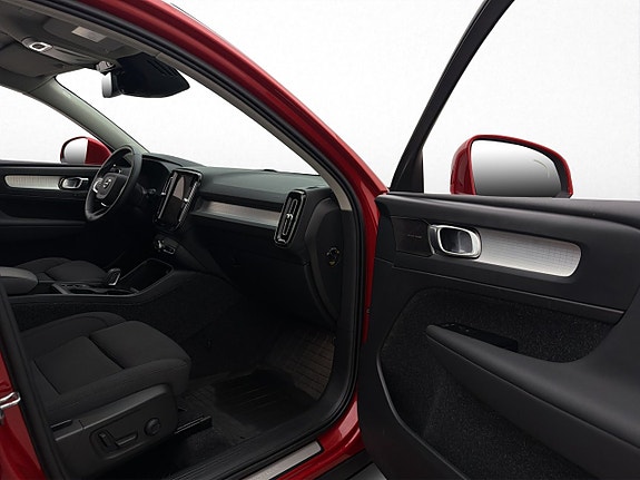 Volvo XC40 30 of 30