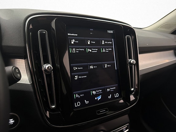 Volvo XC40 26 of 30