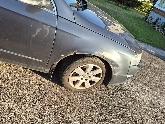 Volkswagen Passat 4 of 7