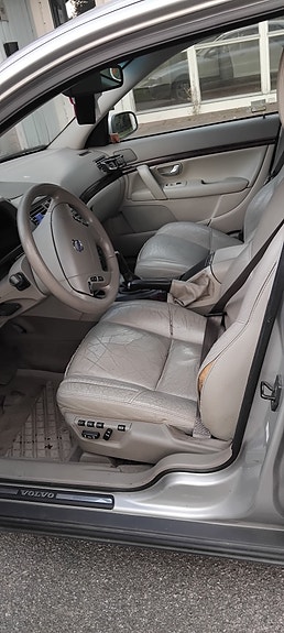 Volvo S80 5 of 6