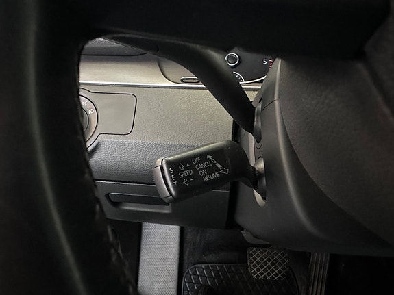 Volkswagen Passat 16 of 22