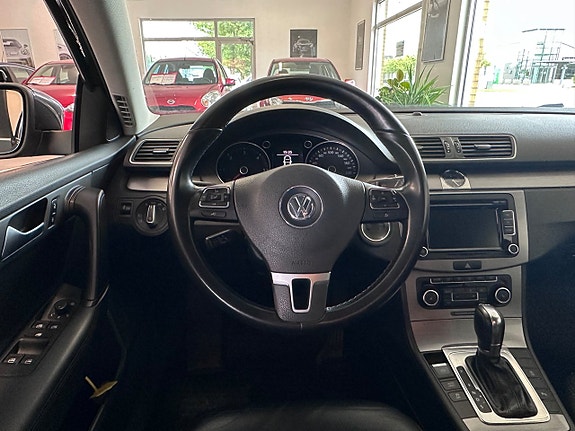 Volkswagen Passat 21 of 22