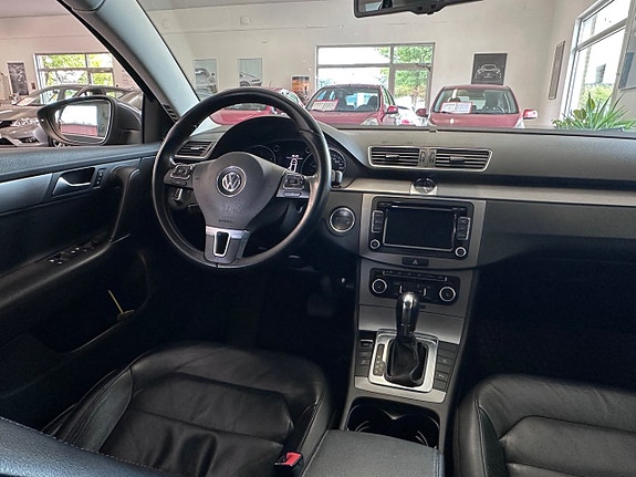 Volkswagen Passat 11 of 22
