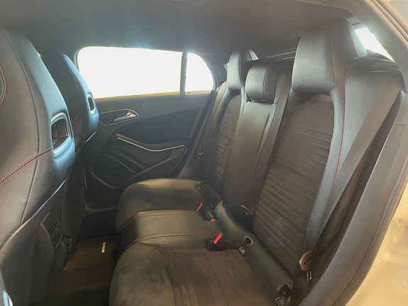 Mercedes-Benz CLA200 14 of 24