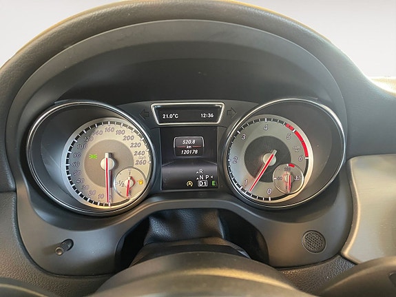 Mercedes-Benz CLA200 12 of 24