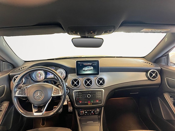 Mercedes-Benz CLA200 10 of 24