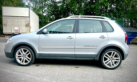 Volkswagen Polo Cross 2 of 7