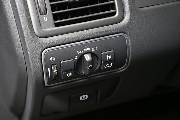 Volvo XC70 13 of 27