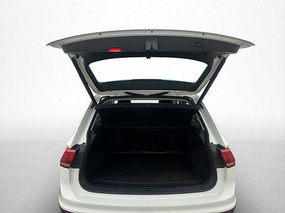 Volkswagen Tiguan 28 of 28