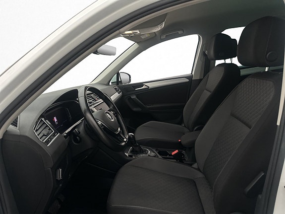 Volkswagen Tiguan 12 of 28