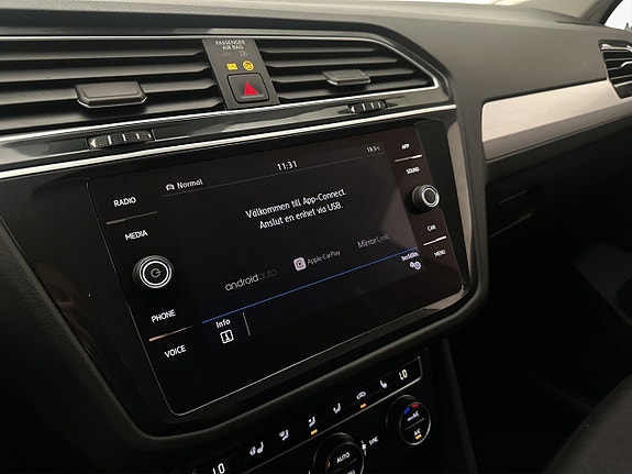 Volkswagen Tiguan 21 of 28