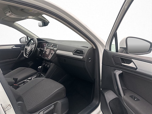 Volkswagen Tiguan 14 of 28