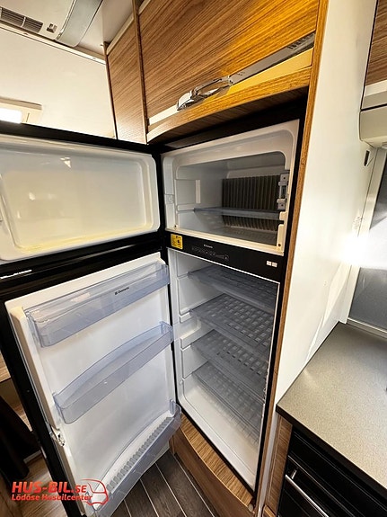 Adria Matrix Supreme M 687 SL automat & kamkedja 9 of 26
