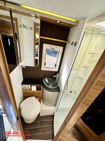 Adria Matrix Supreme M 687 SL automat & kamkedja 16 of 26