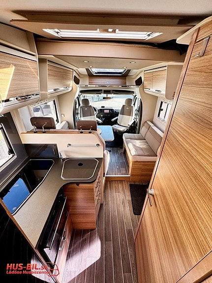 Adria Matrix Supreme M 687 SL automat & kamkedja 14 of 26