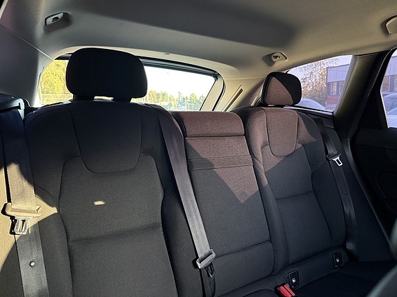 Volvo XC60 13 of 23