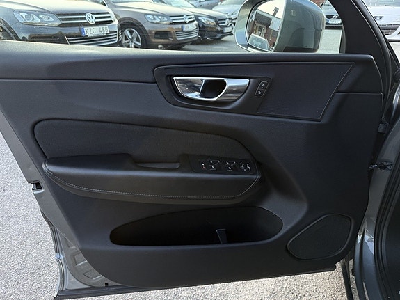 Volvo XC60 17 of 23
