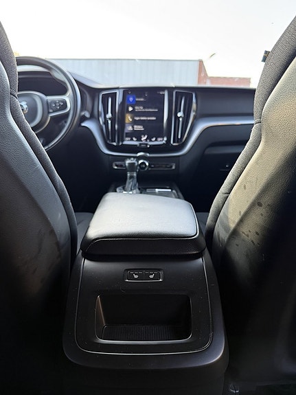Volvo XC60 15 of 23